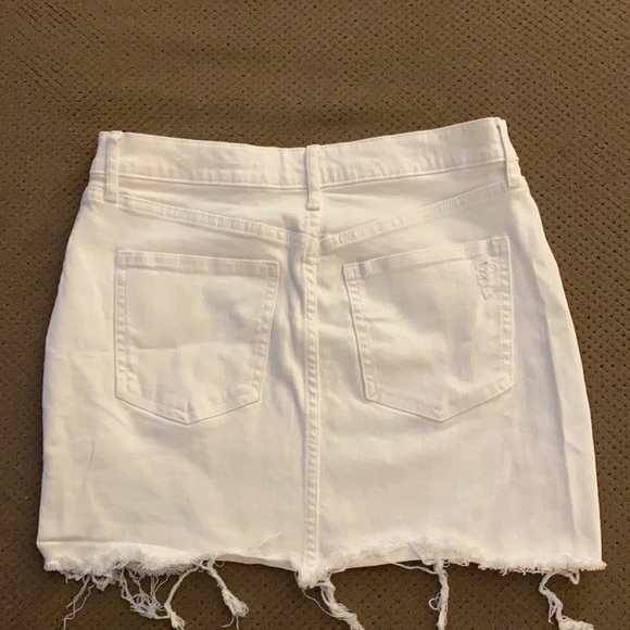 Gap white denim skirt Size 26R - Picture 2 of 2